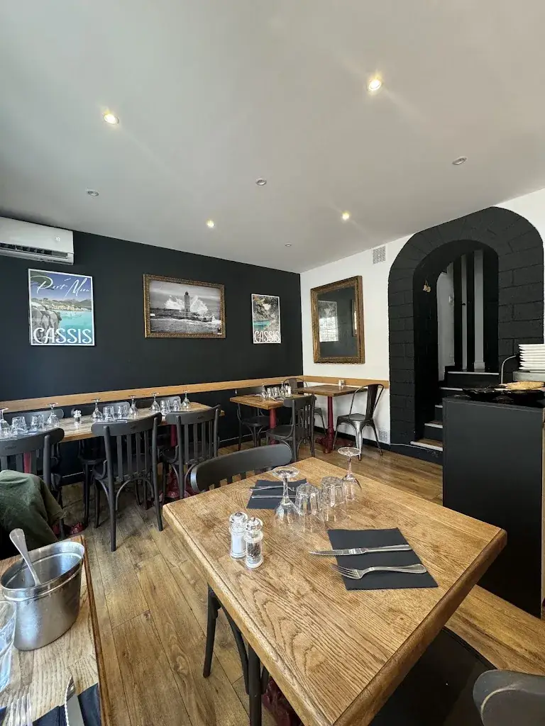 Jonathan Ferreira_Le Patio_Cassis_review