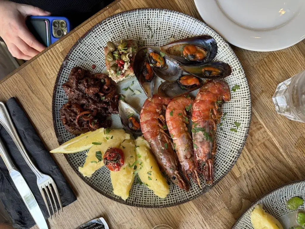 Le Patio_Cassis_slider_image_2