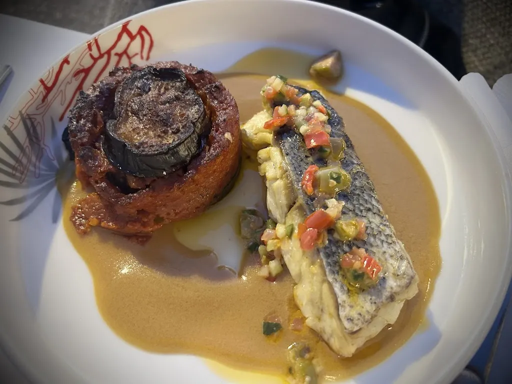 Chez Gilbert_Cassis_slider_image_3