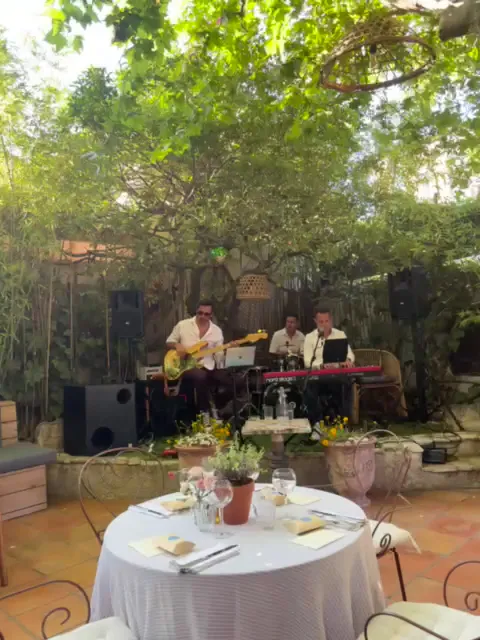 Restaurant - Le Clos des Arômes_Cassis_slider_image_2