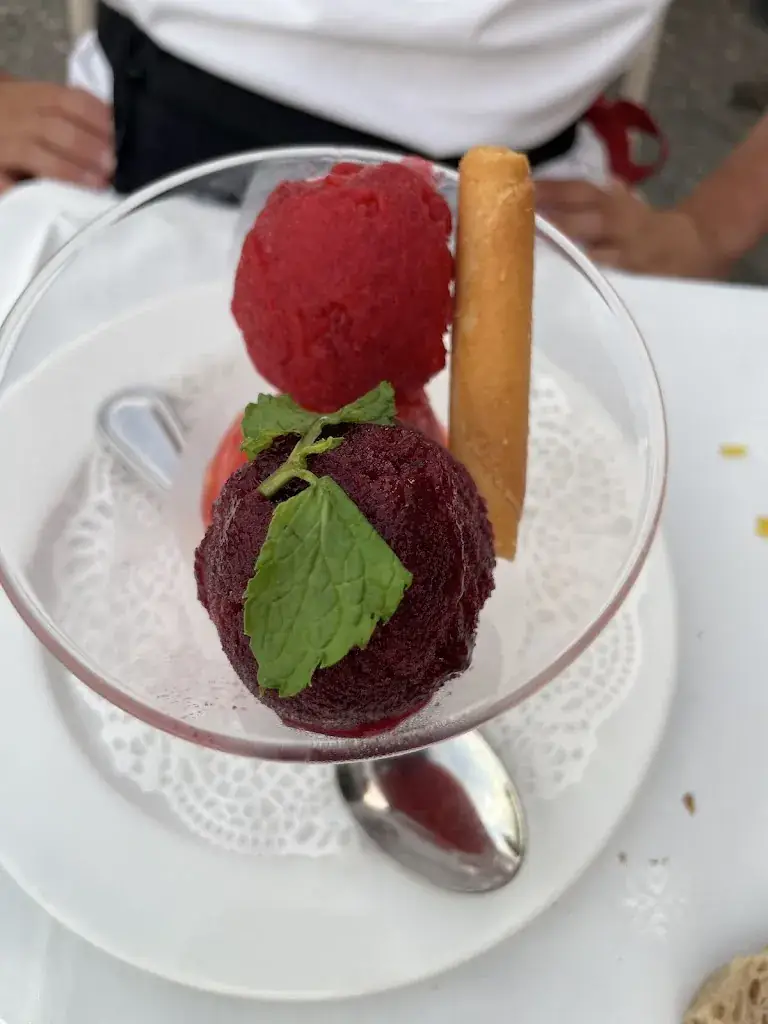 Francesca Bianchessi_La Vieille Auberge_Cassis_review