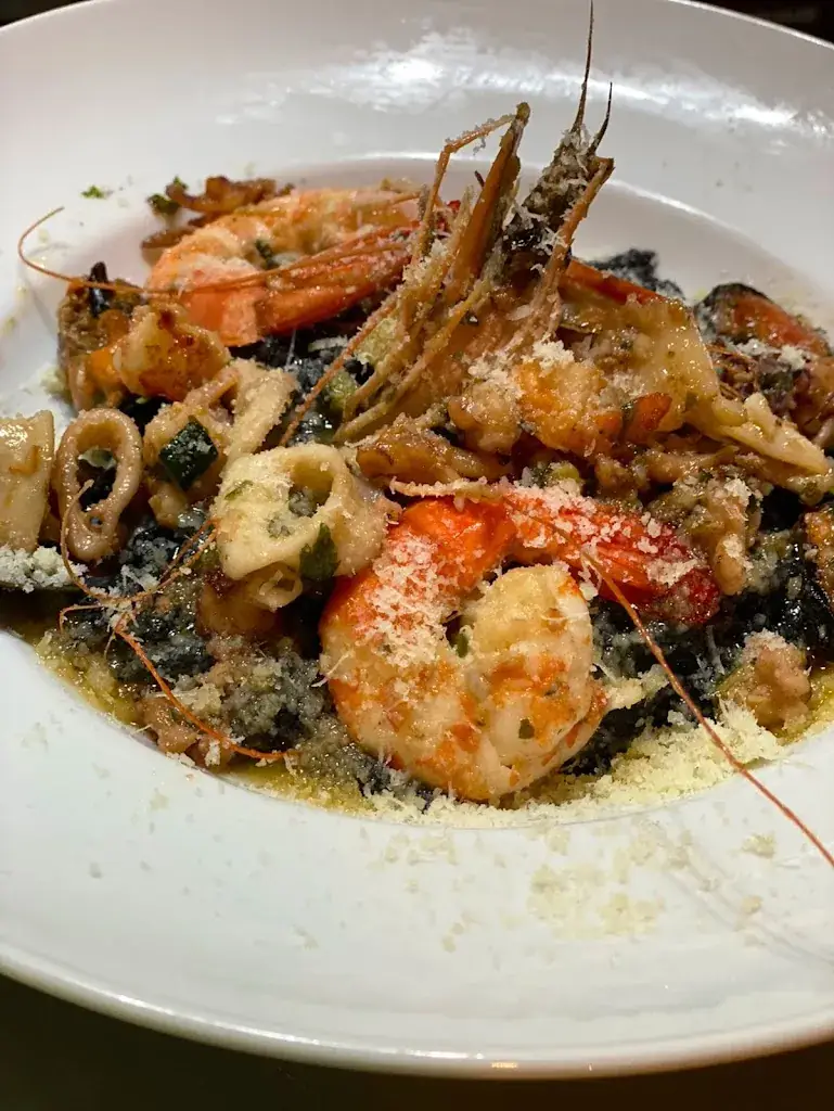 Restaurant Calendal_Cassis_slider_image_3