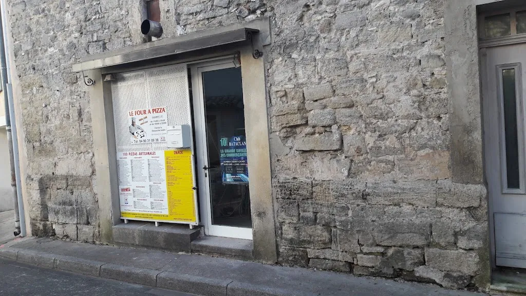 Le Four à Pizza restaurant in Caumont-sur-Durance
