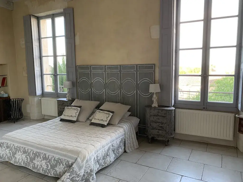 Le Posterlon restaurant in Caumont-sur-Durance