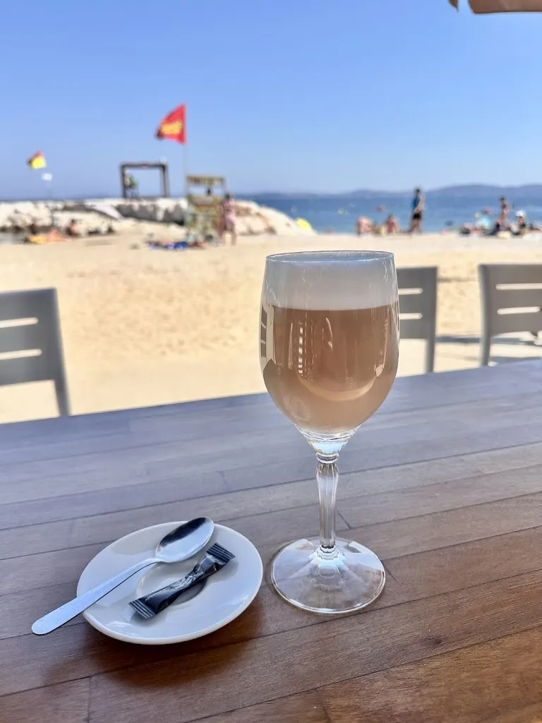 Oxana D. Summer_Resto plage l'Aventure_Carqueiranne_recensione