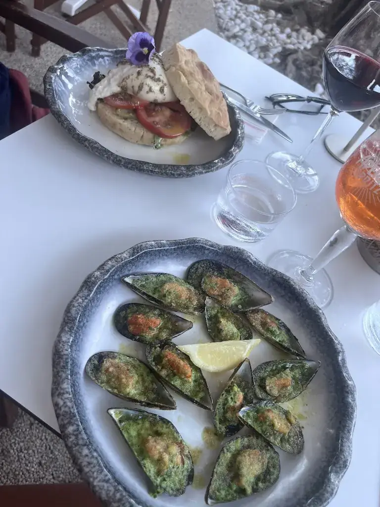 Johanna Gstn_Il Casale_Carqueiranne_review