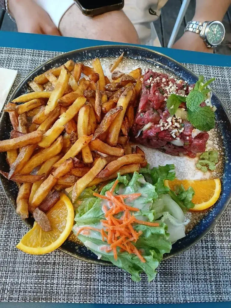 Restaurant le salon_Carqueiranne_slider_image_3