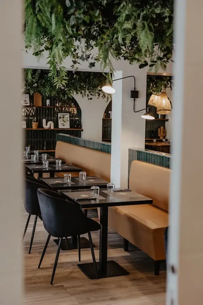 Les Jardins De Saint-Germain restaurant in Vienne