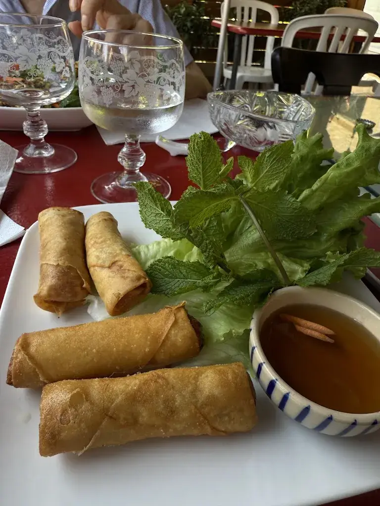 Anne L_La Baie d'Along_Carqueiranne_review