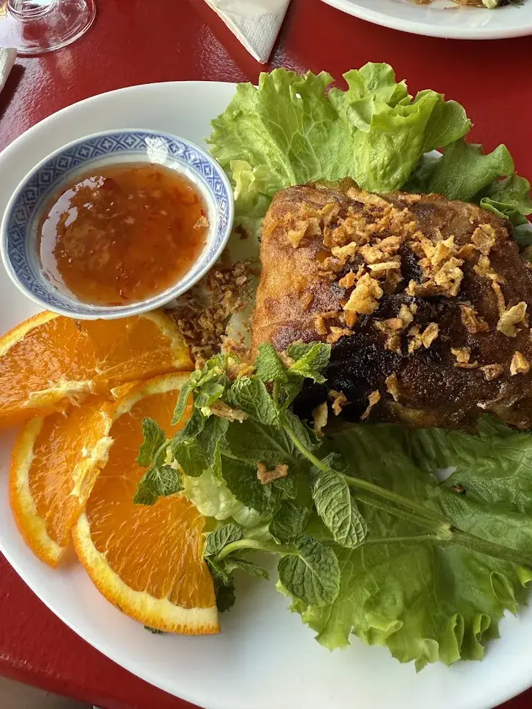 Chantal Xy_La Baie d'Along_Carqueiranne_review