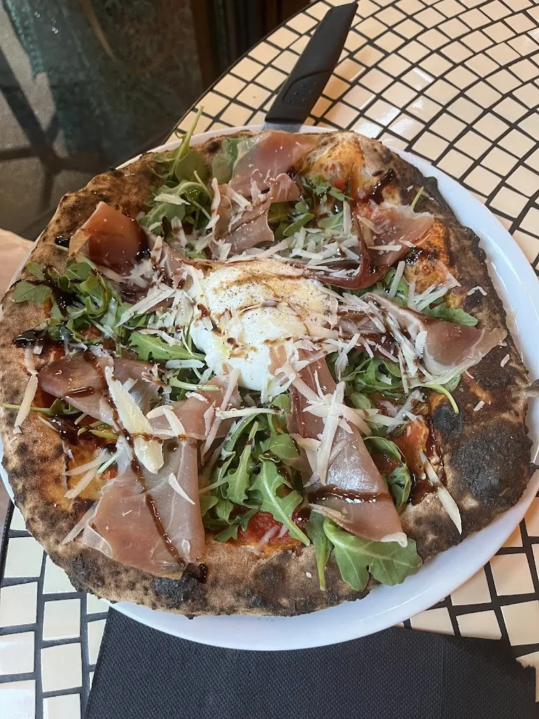 Laurent R, G, S_La Saga_Carqueiranne_review