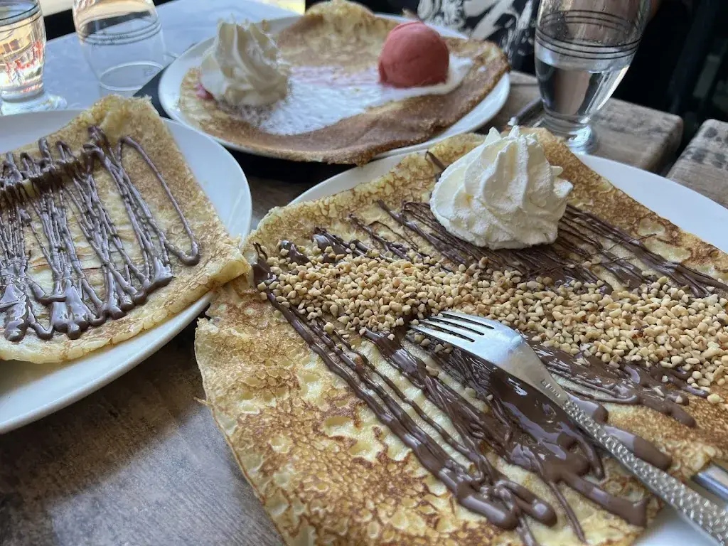 Hans Goertz_Tata Suzette Carqueiranne_Carqueiranne_review