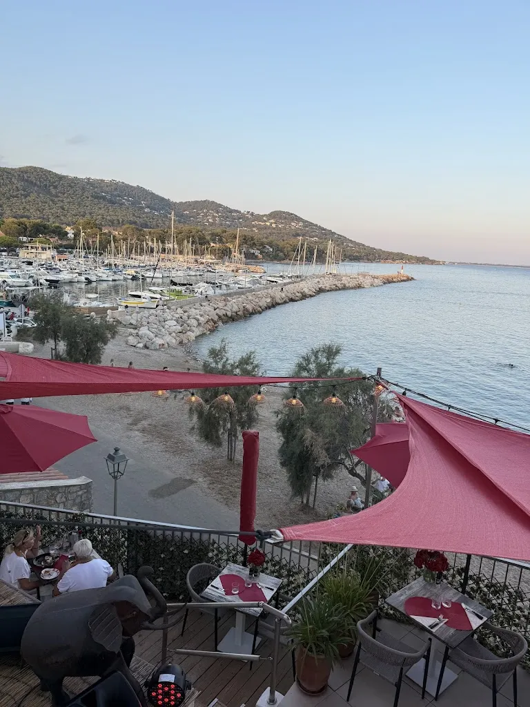 Rive-Equestre SA_Rouge_Carqueiranne_Bewertung