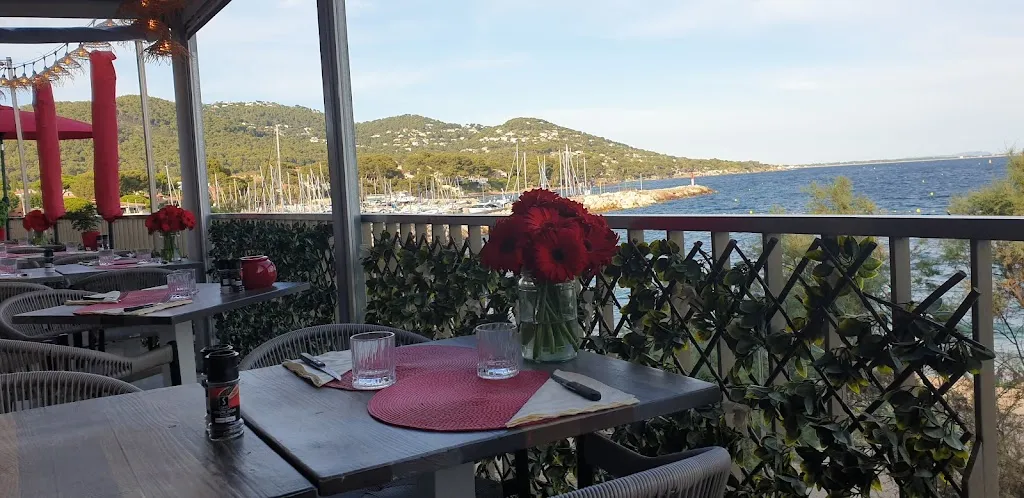 Rouge_Carqueiranne_slider_image_3