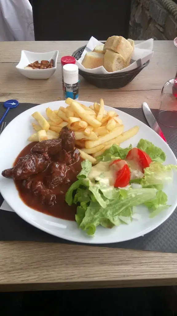 Jacky KIKID_Le café de la gare_Carqueiranne_review