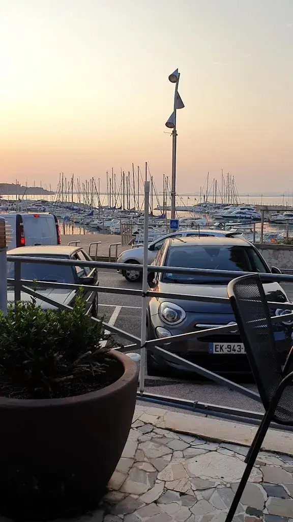 Hotel Richiardi Restaurant in Carqueiranne