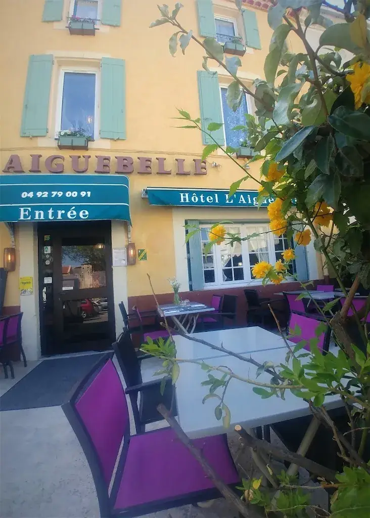 L' Aiguebelle_Céreste-en-Luberon_slider_image_1