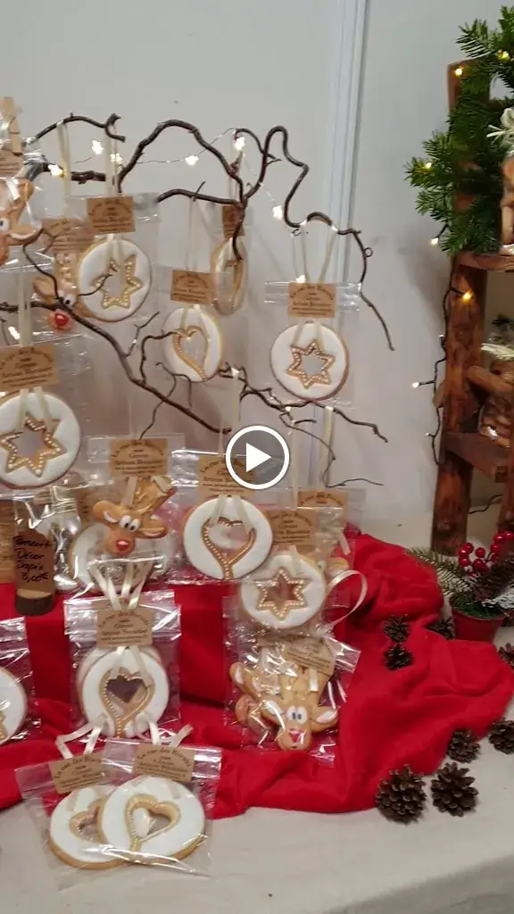 La Rue des Biscuits: Biscuiterie, Salon de Thé, pâtisserie, guinguette, wedding cake ,_Céreste-en-Luberon_slider_image_2