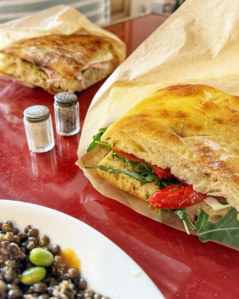 Les Belles Lurettes_Céreste-en-Luberon_slider_image_2