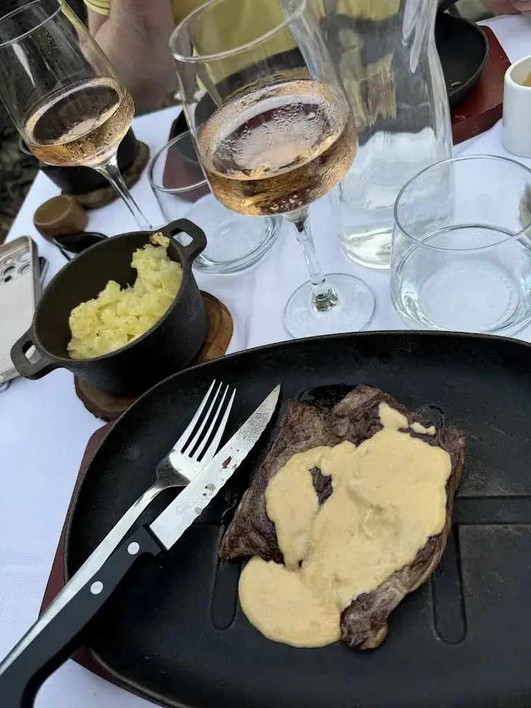 Marina Glushko_Les Oliviers_Cavalaire-sur-Mer_review