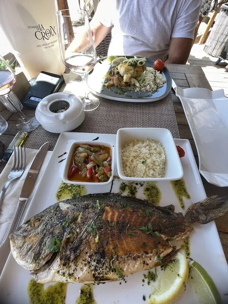 oky palalungan_Dauphin Plage_Cavalaire-sur-Mer_review