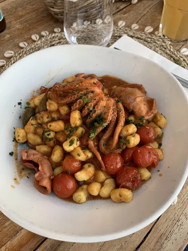 Yegor Spitsyn_Bellini Plage_Cavalaire-sur-Mer_review