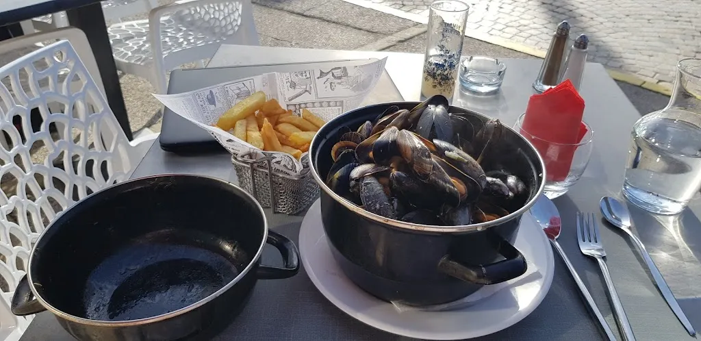JL K_La Moules Rit_Cavalaire-sur-Mer_review
