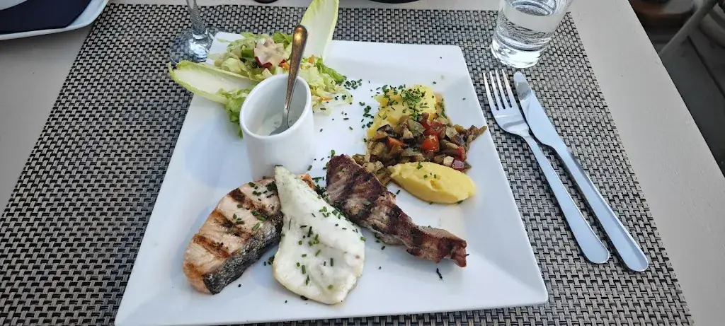 Dominik Cipa_Le Bistrot Bouche_Cavalaire-sur-Mer_review