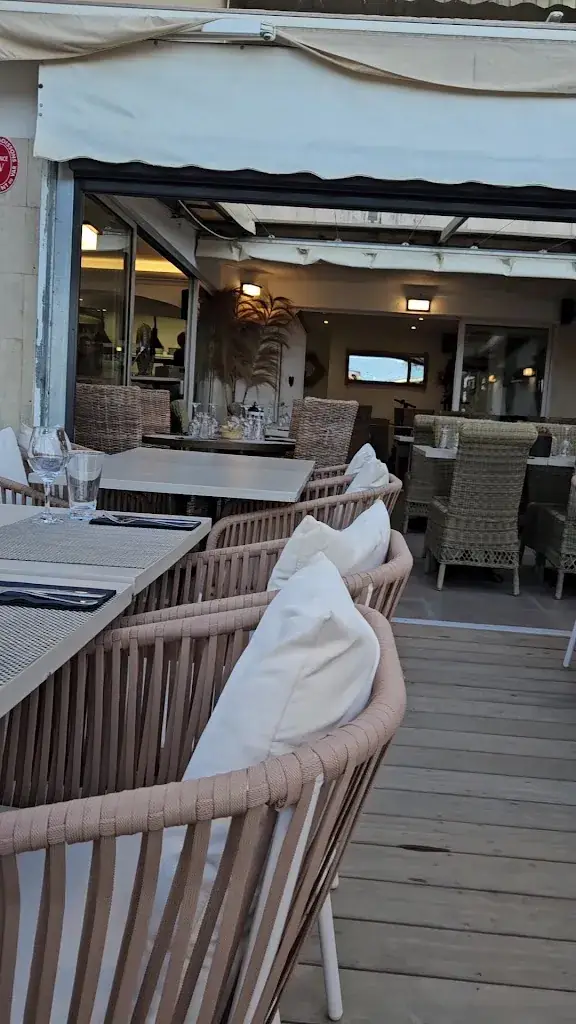 Le Bistrot Bouche_Cavalaire-sur-Mer_slider_image_2