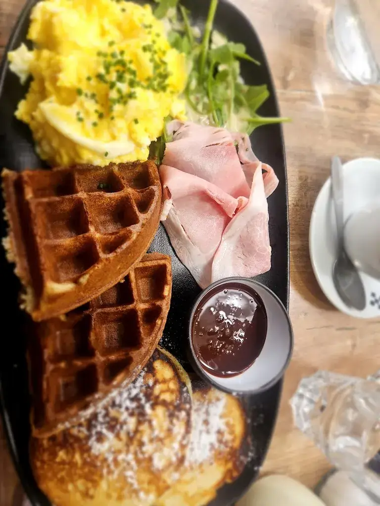 Steve Barone_Edina_Cavalaire-sur-Mer_Bewertung