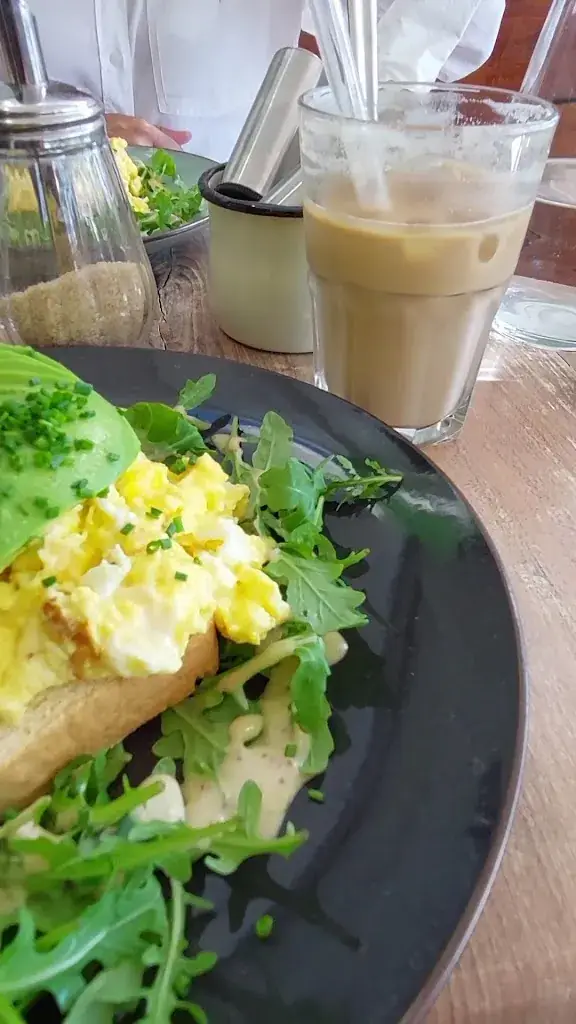 Edina_Cavalaire-sur-Mer_slider_image_2