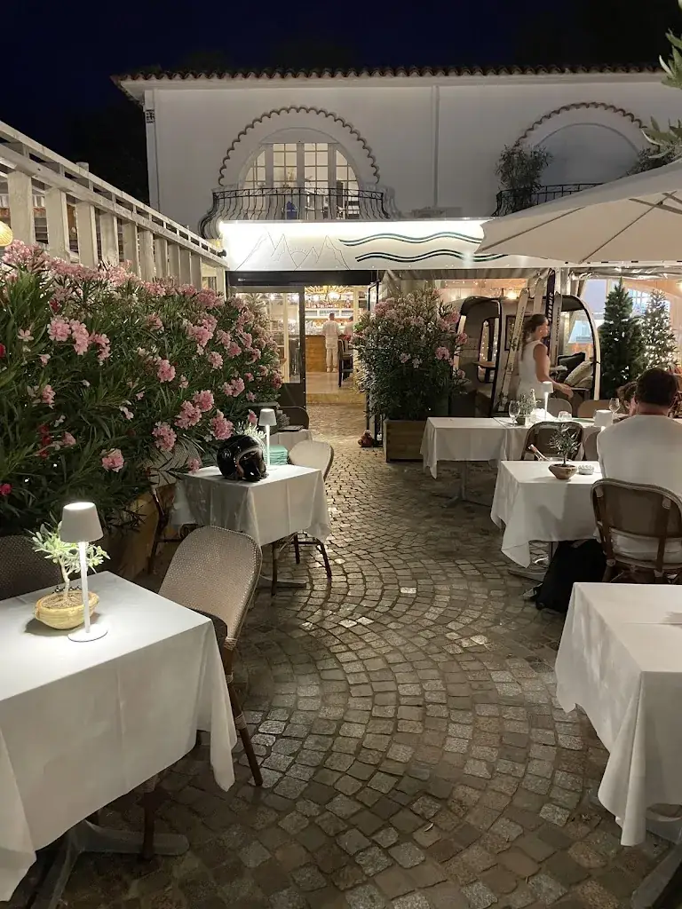 Thomas Erdmann_Alpage à la Plage_Cavalaire-sur-Mer_review