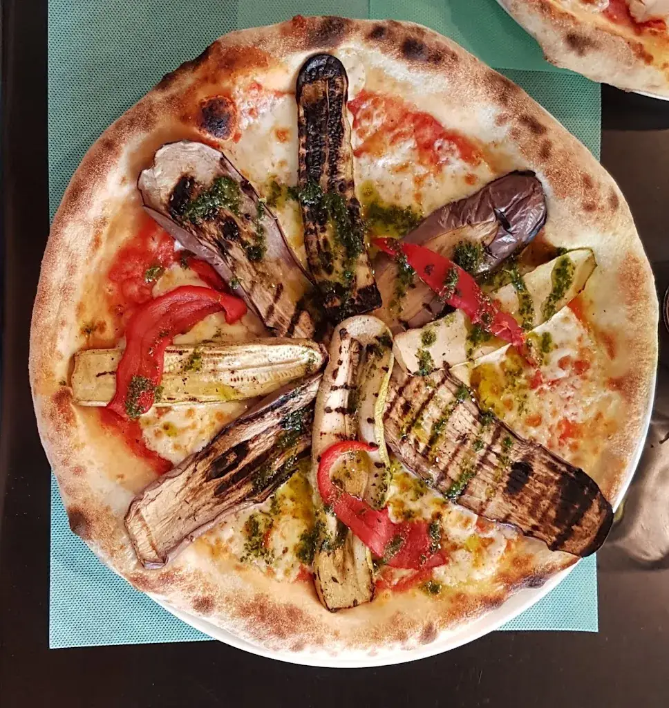 Laura_L'Italien en Provence. Restaurant bar pizzeria_Cavalaire-sur-Mer_avis