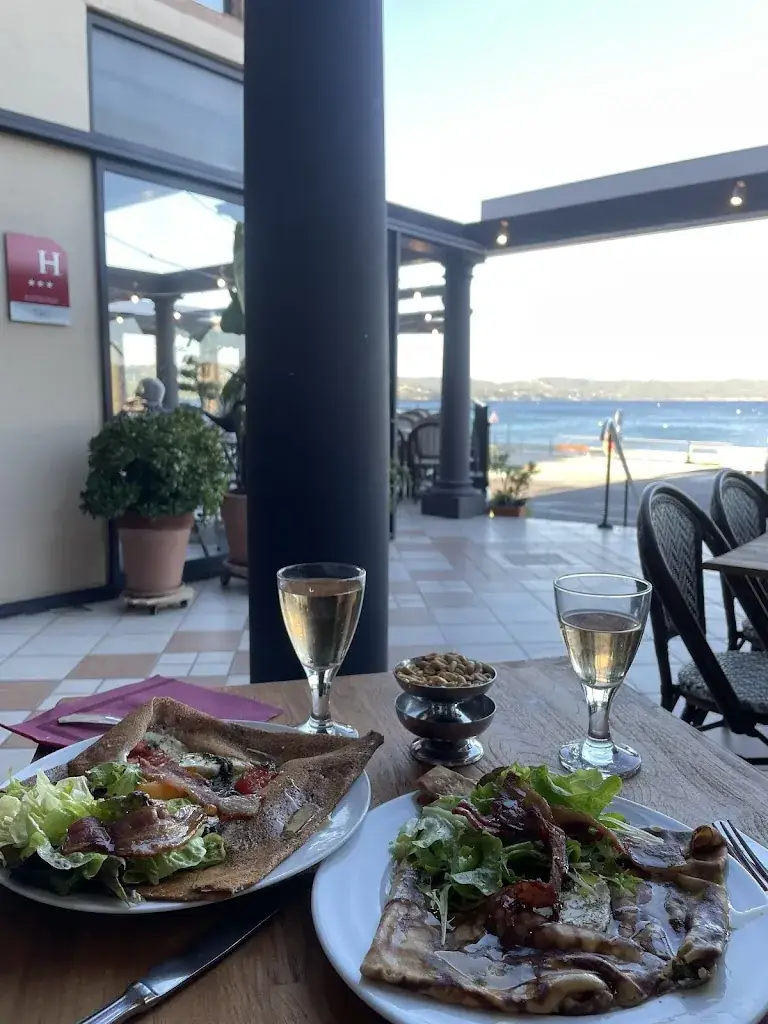 oky palalungan_CREPERIE SENEQUIER_Cavalaire-sur-Mer_review
