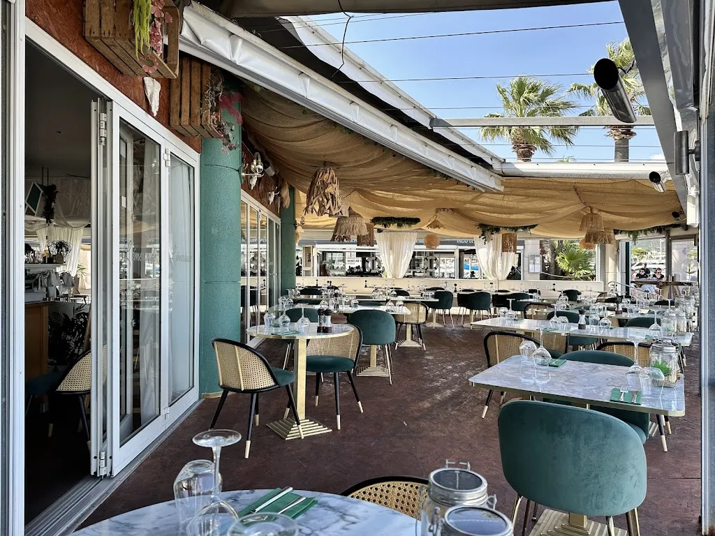 Emerald_Cavalaire-sur-Mer_slider_image_3