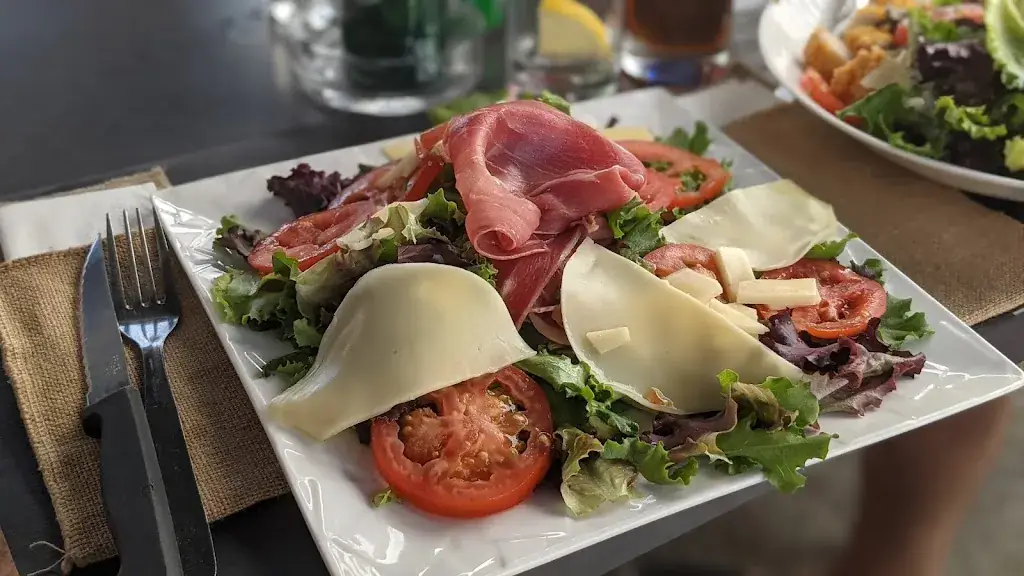 Le Croissant De Mer Restaurant in Cavalaire-sur-Mer
