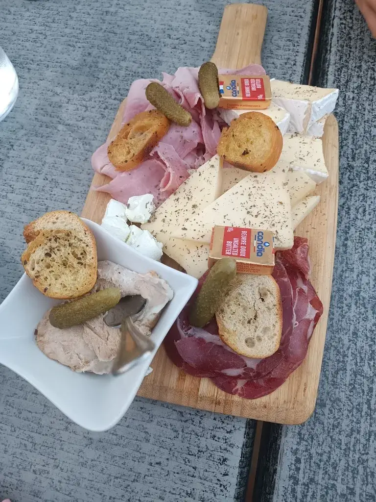 frederic poisson_Café du Sénot_Châteauneuf-de-Gadagne_review