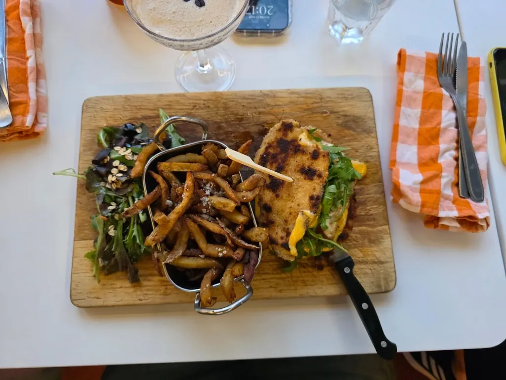 Liam Needs_La Vieille Chouette_Ciotat_review