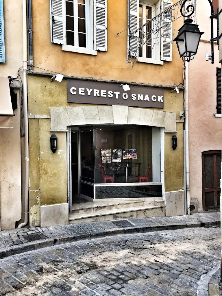 Ceyrest’ Ô Snack Restaurant in Ceyreste