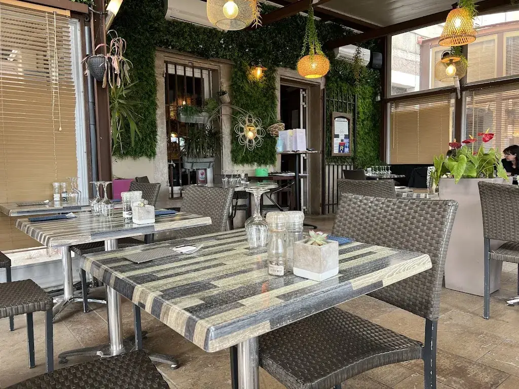 Restaurant L'Oustaou restaurant in Ciotat