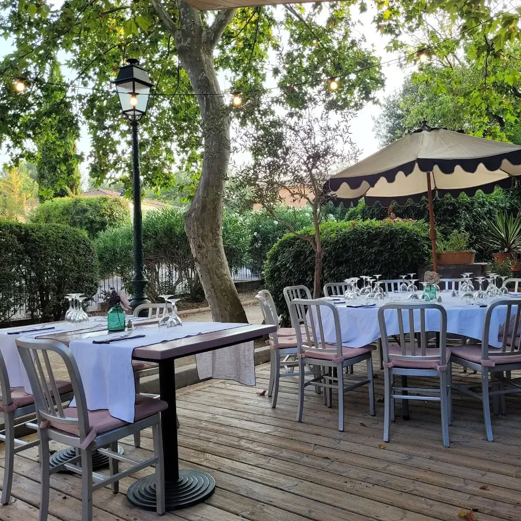 Restaurant La Maison du Château_Châteauneuf-le-Rouge_slider_image_3