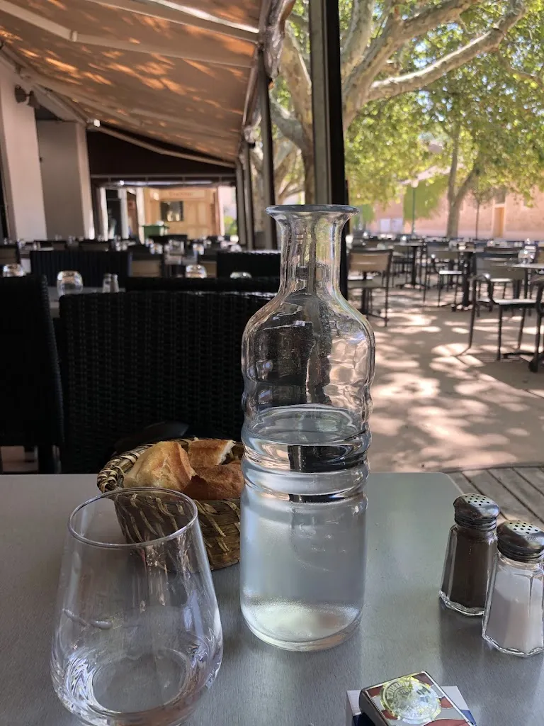 Al Dr_Brasserie la Fontaine_Châteauneuf-le-Rouge_review