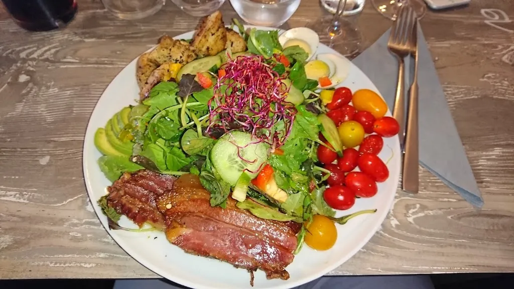 Brasserie la Fontaine_Châteauneuf-le-Rouge_slider_image_2