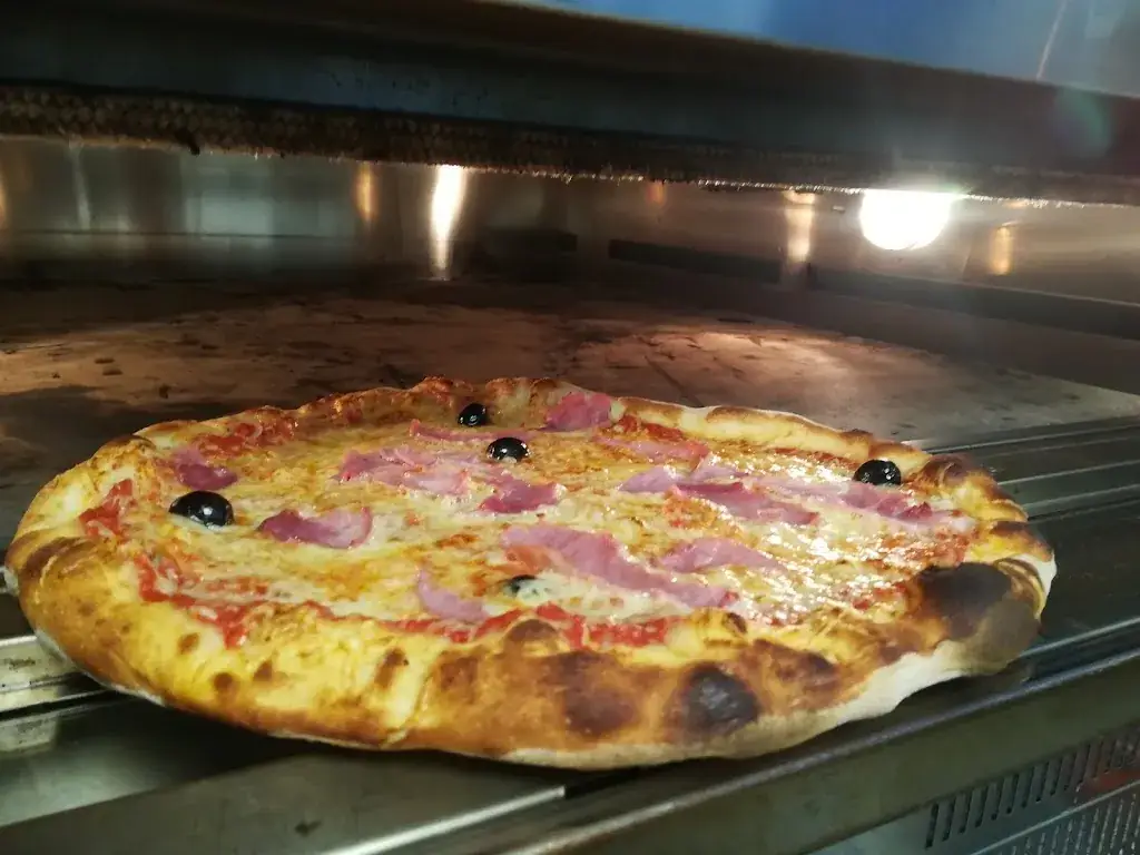 Menu_Pizzas Du Cengle_Châteauneuf-le-Rouge_immagine_9