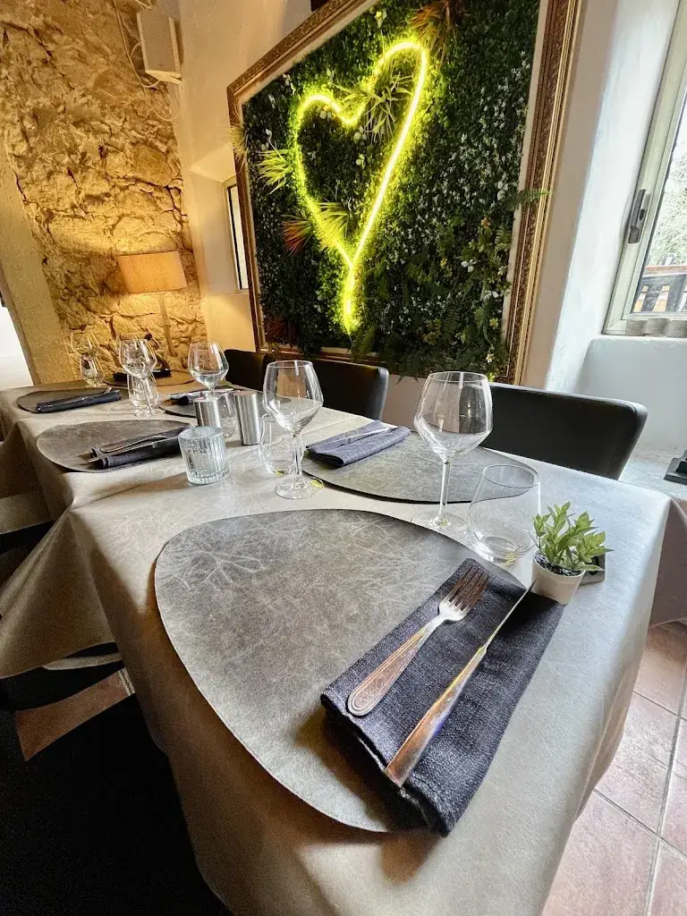 Déjeunez Sous L'Arbre location de salle ristorante a Rousset