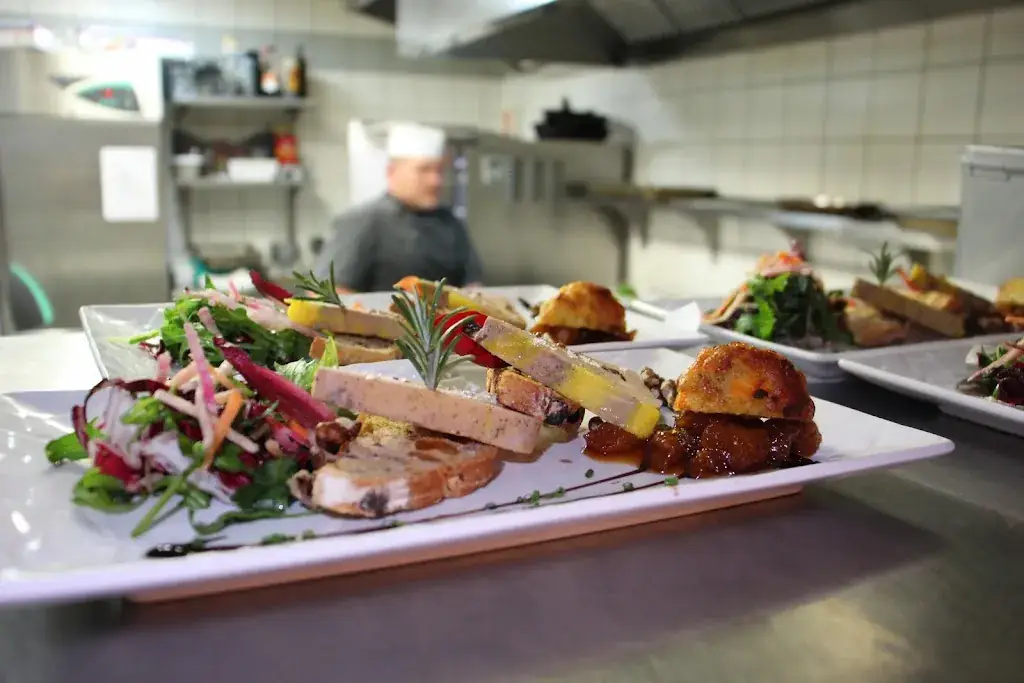 Déjeunez Sous L'Arbre location de salle_Rousset_slider_image_2