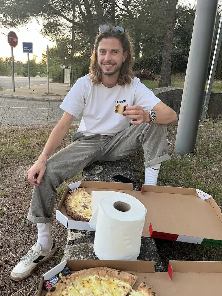 Adrien Pennec_MotaPizzas_Châteauneuf-le-Rouge_review