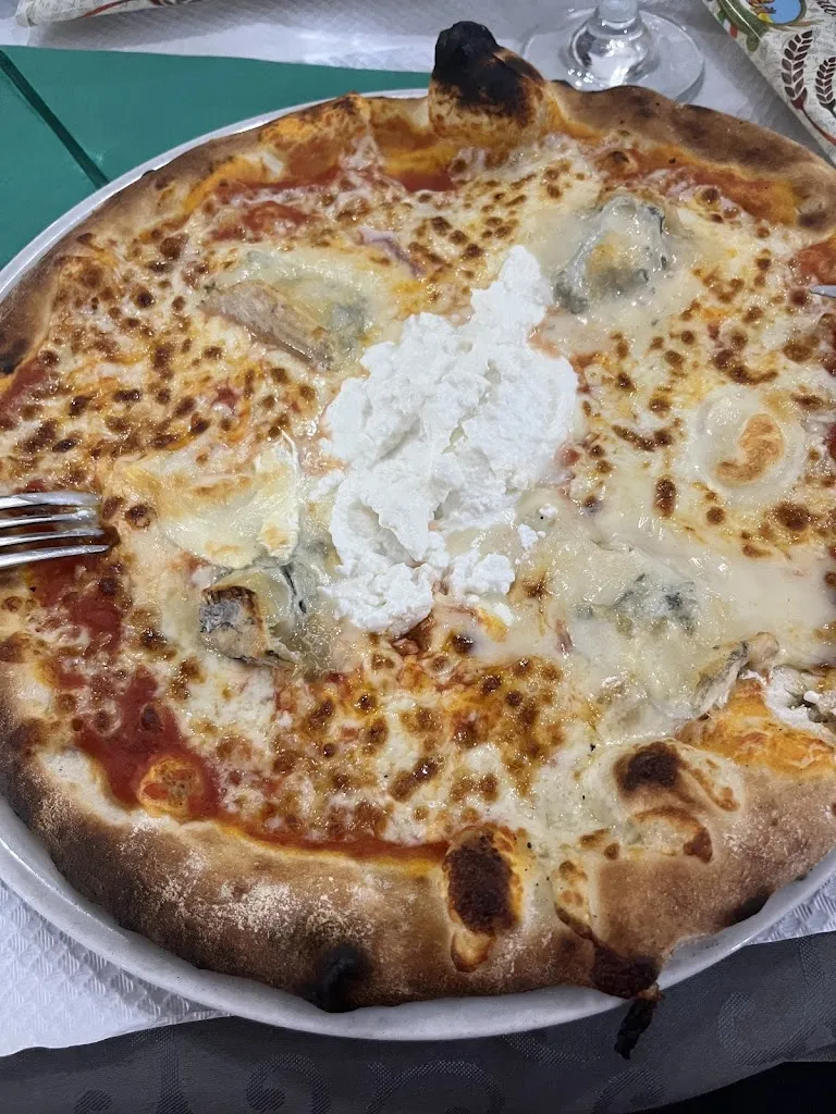 Anna Tymoshenko_Pizzeria La Baronessa_Péron_review