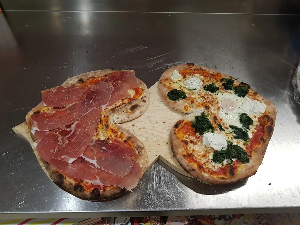 Pizzeria La Baronessa restaurante en Péron