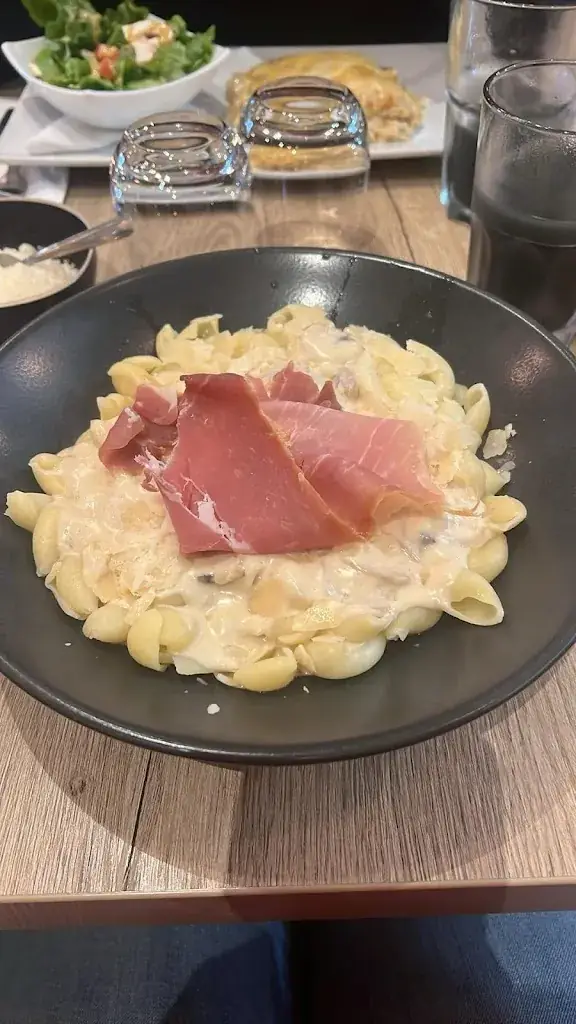 Cindy MISIAK_Version Latine_Cavaillon_review